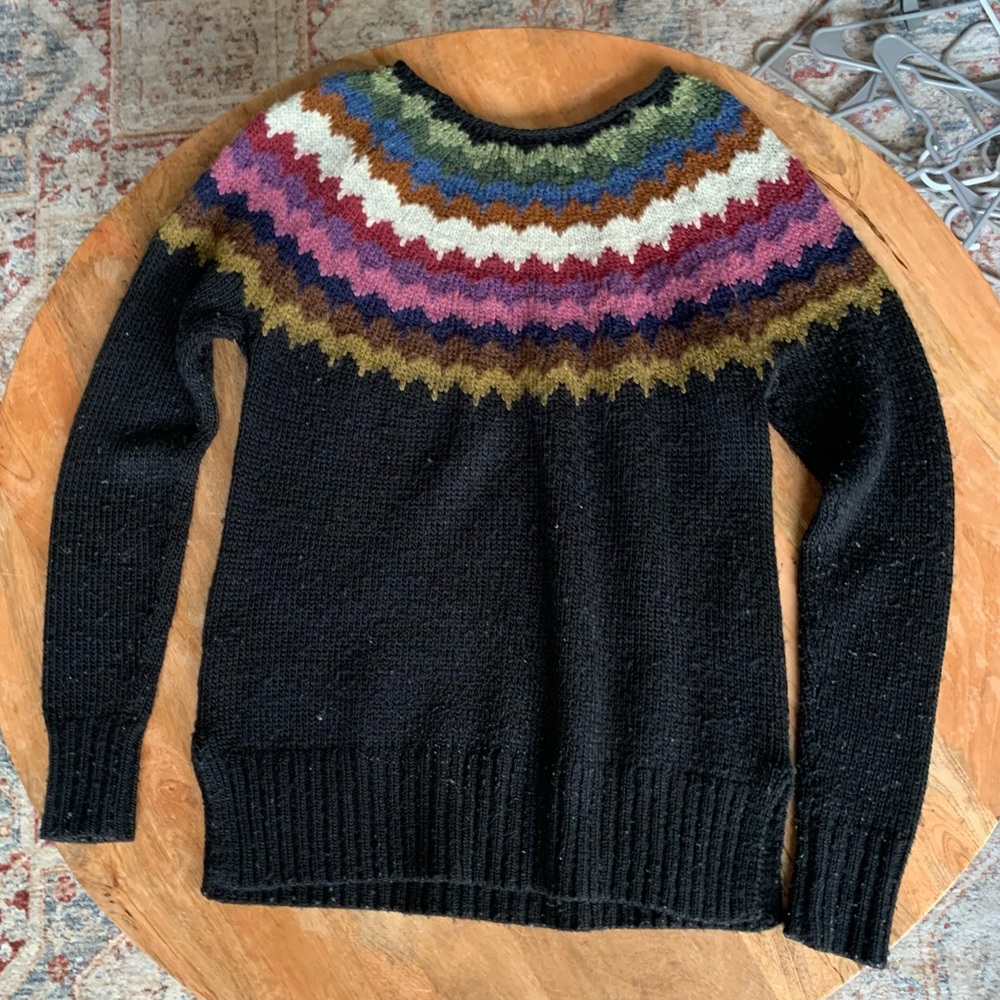 American Eagle sweater "ahh-mazingly soft”